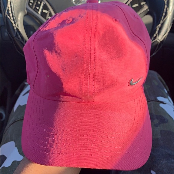 Pink nike hat - Picture 1 of 3
